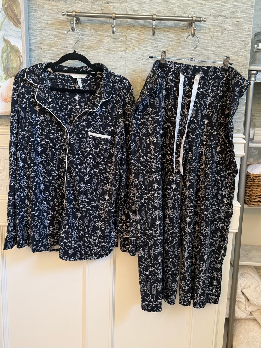 Large set of 2 Soma pj pants long sleeve top Paris Eiffel Tower black white